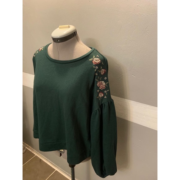 Coco + Jaimeson pullover sweater - Picture 2 of 6